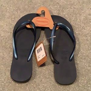 Havaiana slim flip flops. Navy blue